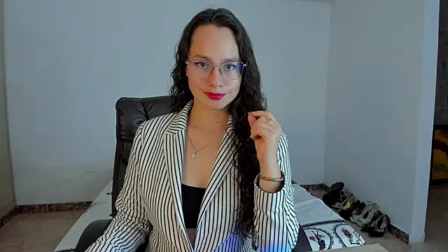 emmaTorres1 online show from 03/11/25, 09:04