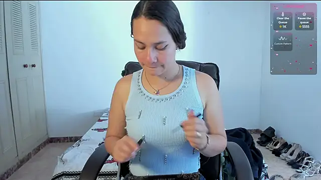 emmaTorres1 online show from 03/19/25, 02:24