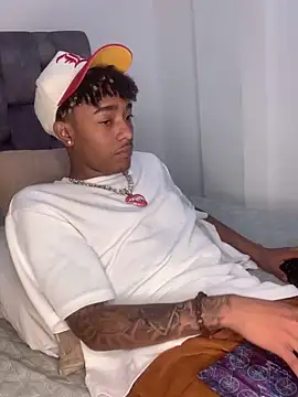 Boy cock18 online show from 02/17/25, 12:21