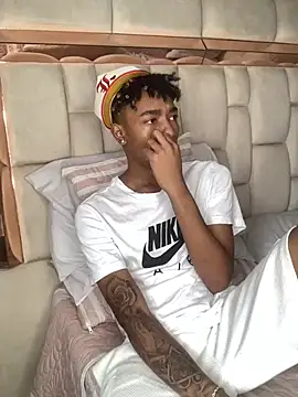 Boy cock18 online show from 02/19/25, 04:44