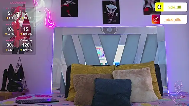 Snapshot of supradoll chatting on 09/24/25, 05:49 supradoll online show from 09/24/25, 05:49