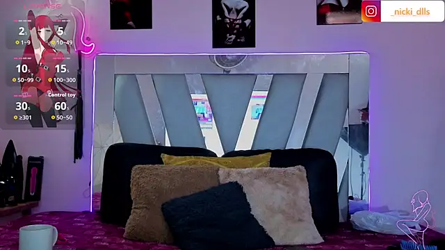 Snapshot of supradoll chatting on 10/15/25, 05:13 supradoll online show from 10/15/25, 05:13