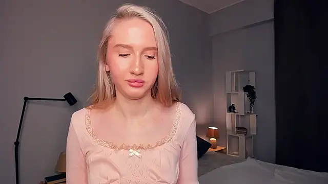 Snapshot of EmilyLanef chatting on 01/13/25, 02:11 EmilyLanef online show from 01/13/25, 02:11