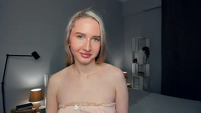 Snapshot of EmilyLanef chatting on 01/14/25, 01:49 EmilyLanef online show from 01/14/25, 01:49