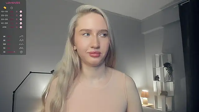 Snapshot of EmilyLanef chatting on 01/15/25, 10:49 EmilyLanef online show from 01/15/25, 10:49