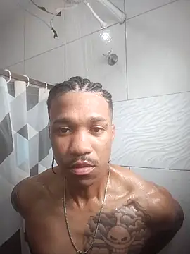 Snapshot of Muzao chatting on 12/21/25, 12:23 Muzao online show from 12/21/25, 12:23