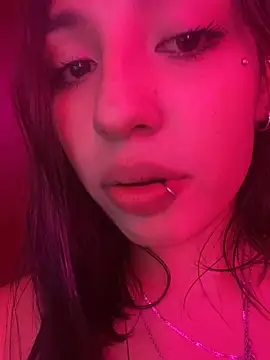 lauuraww online show from 02/24/25, 12:37