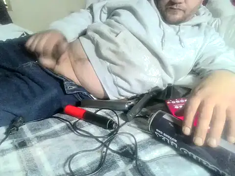 Snapshot of party51502 chatting on 12/22/24, 08:14 party51502 online show from 12/22/24, 08:14