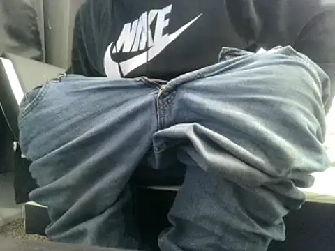 Snapshot of party51502 chatting on 02/03/25, 01:41 party51502 online show from 02/03/25, 01:41