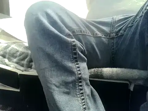 Snapshot of party51502 chatting on 02/15/25, 09:48 party51502 online show from 02/15/25, 09:48