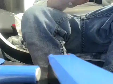 Snapshot of party51502 chatting on 02/16/25, 09:37 party51502 online show from 02/16/25, 09:37