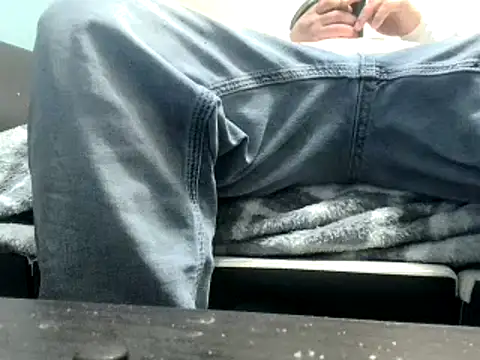 Snapshot of party51502 chatting on 02/19/25, 03:28 party51502 online show from 02/19/25, 03:28