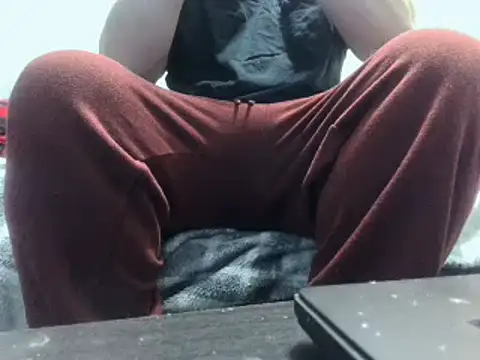 Snapshot of party51502 chatting on 02/26/25, 06:54 party51502 online show from 02/26/25, 06:54