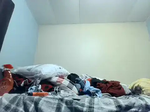 Snapshot of party51502 chatting on 03/01/25, 06:24 party51502 online show from 03/01/25, 06:24