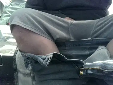 Snapshot of party51502 chatting on 03/18/25, 03:31 party51502 online show from 03/18/25, 03:31