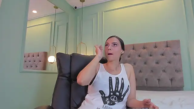 Snapshot of Abril_jones10 chatting on 12/31/24, 04:16 Abril jones10 online show from 12/31/24, 04:16