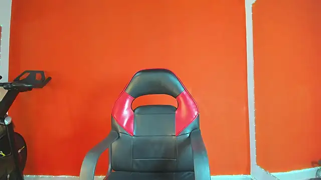 Snapshot of Abril_jones10 chatting on 02/16/25, 06:21 Abril jones10 online show from 02/16/25, 06:21