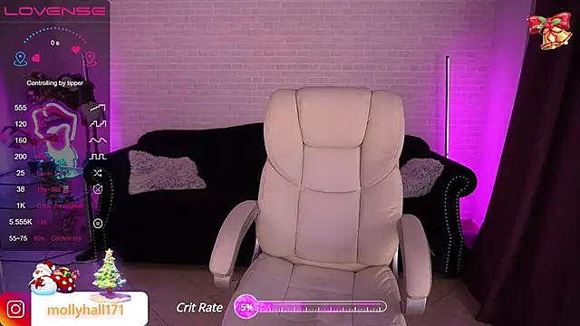 Snapshot of LovelyMollyy chatting on 01/02/25, 02:13 LovelyMollyy online show from 01/02/25, 02:13