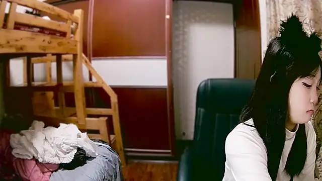 lulu-2002 online show from 12/27/24, 01:18