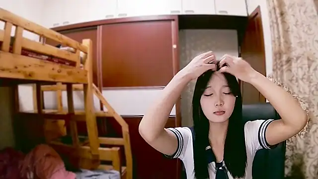 lulu-2002 online show from 12/29/24, 04:30