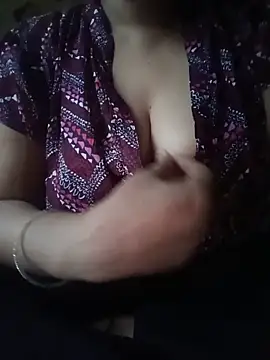 Snapshot of Soniya_444 chatting on 05/25/26, 01:39 Soniya 444 online show from 05/25/26, 01:39