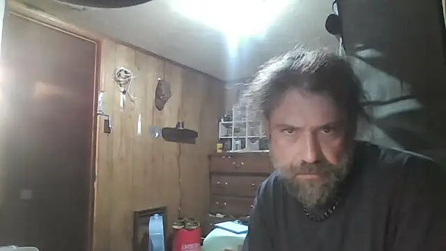 Snapshot of zaneporter46 chatting on 08/05/26, 02:31 zaneporter46 online show from 08/05/26, 02:31