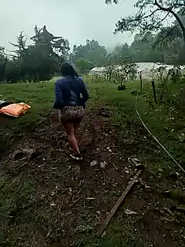 Snapshot of crazysex095 chatting on 01/05/25, 04:06 crazysex095 online show from 01/05/25, 04:06