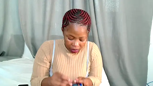 Snapshot of EROTIC_BARBIE28 chatting on 04/11/26, 07:45 EROTIC BARBIE28 online show from 04/11/26, 07:45