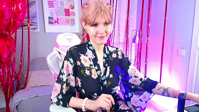 NellieLoyns online show from 02/18/25, 08:14