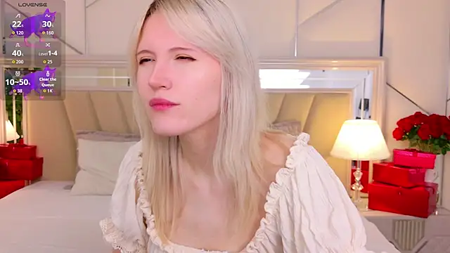 NellieLoyns online show from 12/01/25, 05:18