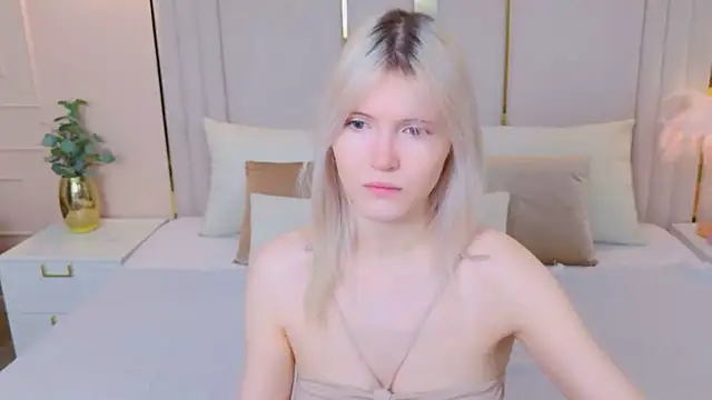 NellieLoyns online show from 12/04/25, 05:21