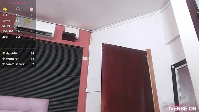 Snapshot of MommyHelpsmee chatting on 03/19/25, 01:32 MommyHelpsmee online show from 03/19/25, 01:32