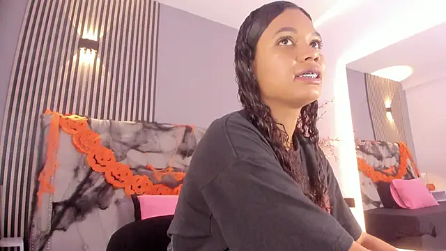 GysellHanson online show from 10/28/25, 11:25