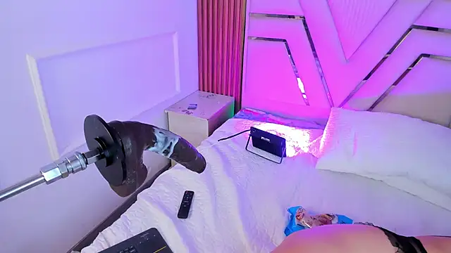 Snapshot of LolaAngellx chatting on 10/01/25, 12:49 LolaAngellx online show from 10/01/25, 12:49