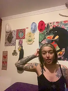Snapshot of BlueStoneX chatting on 07/07/26, 08:51 BlueStoneX online show from 07/07/26, 08:51