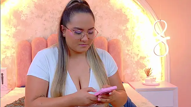 MiaLaurents online show from 02/10/26, 12:26