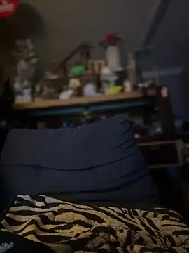 Snapshot of Jefloves68 chatting on 04/18/26, 06:50 Jefloves68 online show from 04/18/26, 06:50