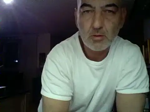 Snapshot of kevincumporn chatting on 01/31/25, 03:52 kevincumporn online show from 01/31/25, 03:52