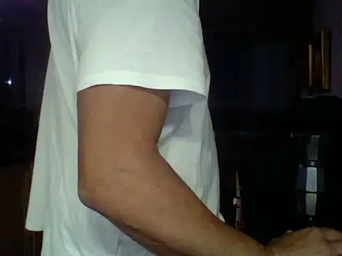 Snapshot of kevincumporn chatting on 09/18/25, 02:02 kevincumporn online show from 09/18/25, 02:02