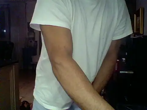 Snapshot of kevincumporn chatting on 09/19/25, 02:46 kevincumporn online show from 09/19/25, 02:46