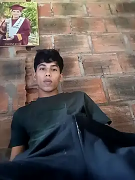 Andres123cv online show from 12/04/25, 03:43