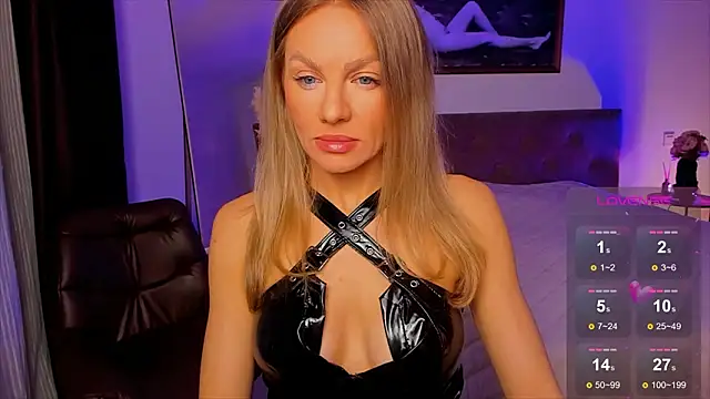 Snapshot of Oliva_Candy chatting on 02/26/26, 11:26 Oliva Candy online show from 02/26/26, 11:26