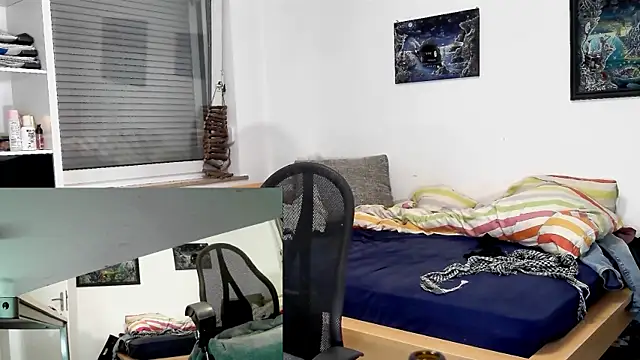 Snapshot of DYasmin69 chatting on 03/08/25, 06:47 DYasmin69 online show from 03/08/25, 06:47