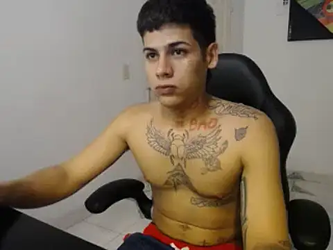 Snapshot of Clyde019 chatting on 01/13/25, 01:56 Clyde019 online show from 01/13/25, 01:56