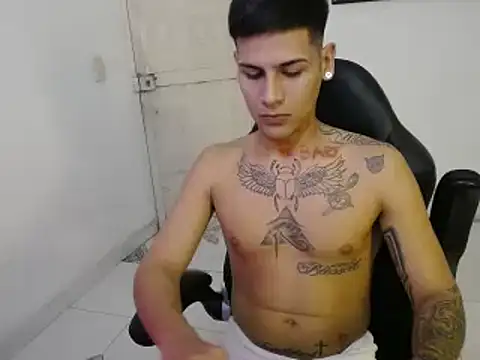 Snapshot of Clyde019 chatting on 01/19/25, 09:45 Clyde019 online show from 01/19/25, 09:45