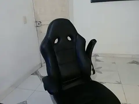 Snapshot of Clyde019 chatting on 01/26/25, 03:47 Clyde019 online show from 01/26/25, 03:47