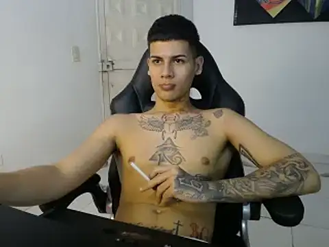 Snapshot of Clyde019 chatting on 02/11/25, 08:05 Clyde019 online show from 02/11/25, 08:05