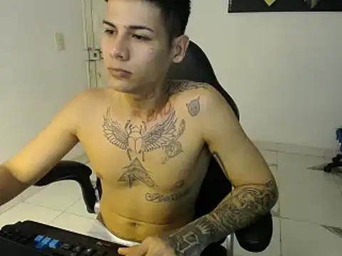 Snapshot of Clyde019 chatting on 02/17/25, 03:15 Clyde019 online show from 02/17/25, 03:15