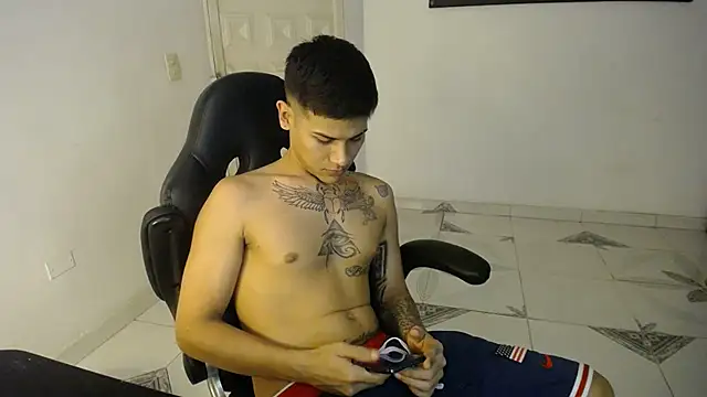 Snapshot of Clyde019 chatting on 02/26/25, 11:26 Clyde019 online show from 02/26/25, 11:26