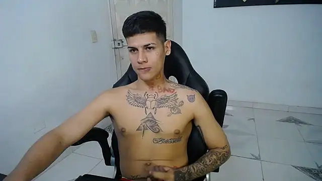 Snapshot of Clyde019 chatting on 02/28/25, 09:44 Clyde019 online show from 02/28/25, 09:44